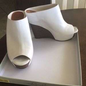 Jessica Simpson bright white open toed wedges
